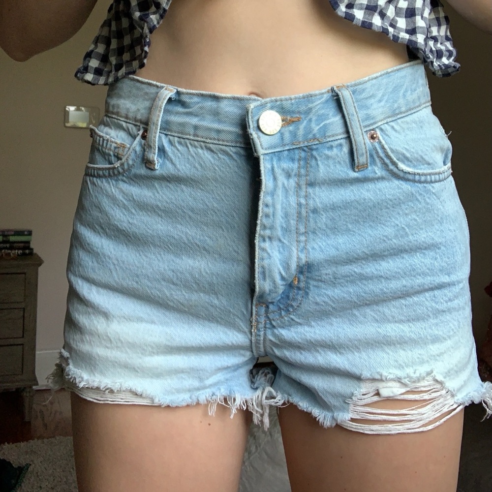 BDG size 24 light wash shorts